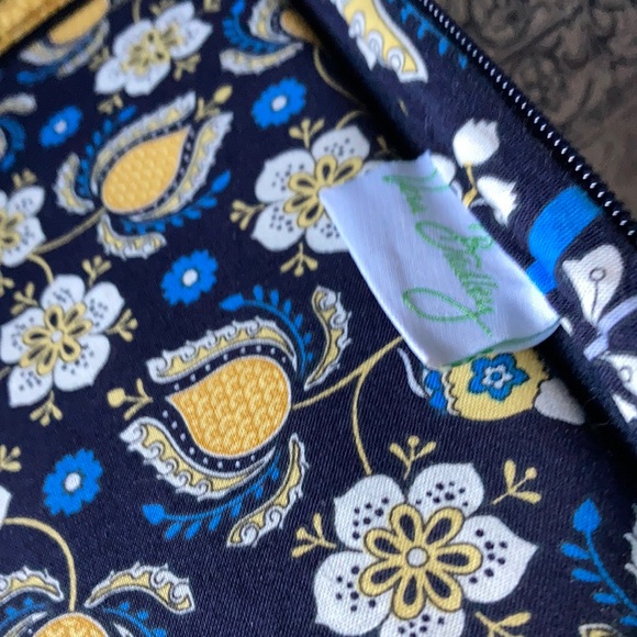 CLEARANCE!!!! I pad Vera Bradley new quilted bag - Picture 2 of 6